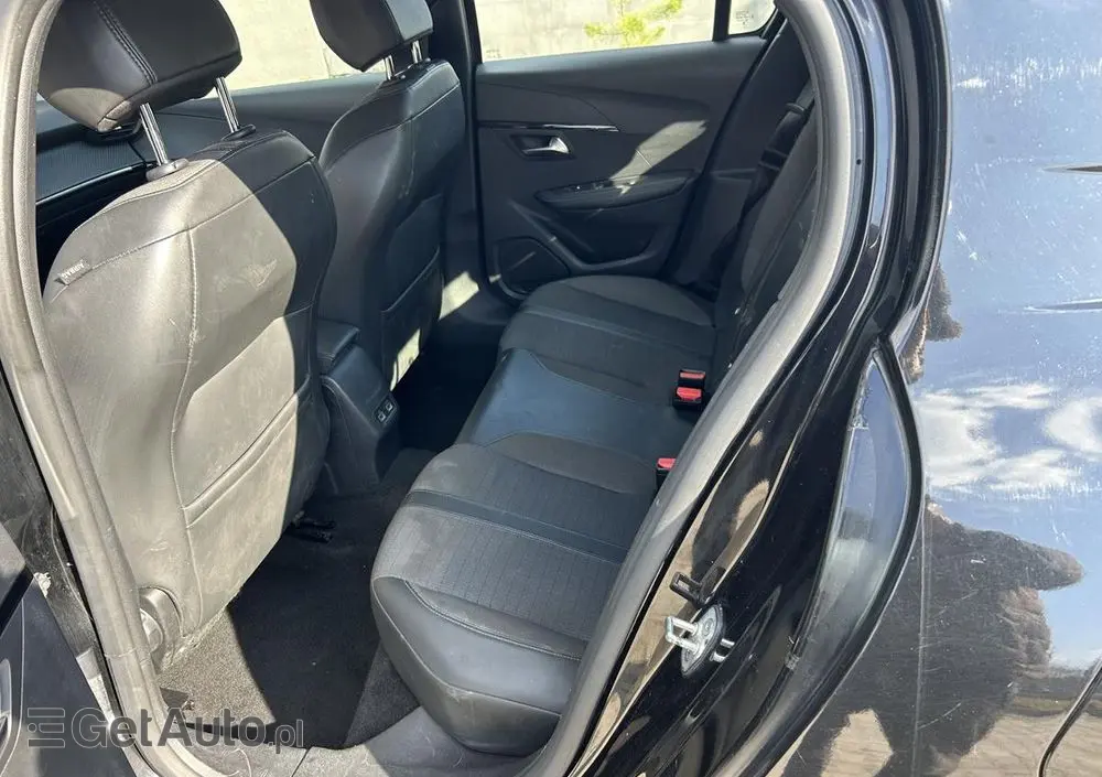 PEUGEOT 208 PureTech 100 Allure