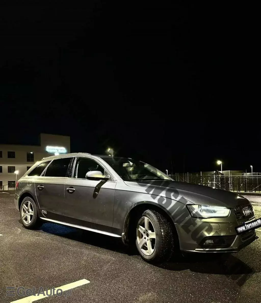 AUDI A4 