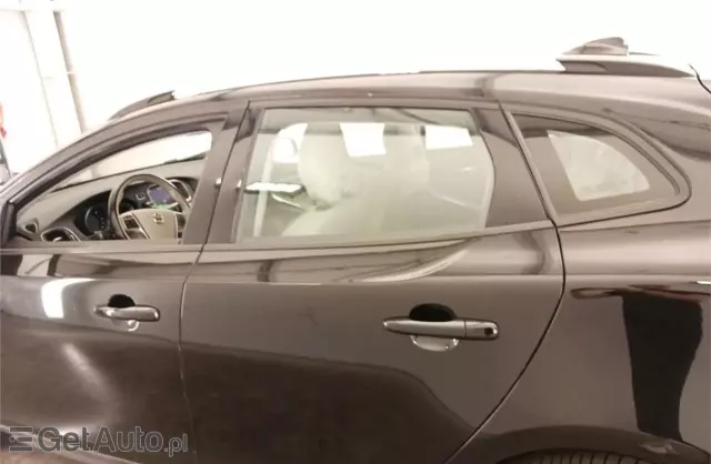 VOLVO V40 2.0 D2 (120 KM)