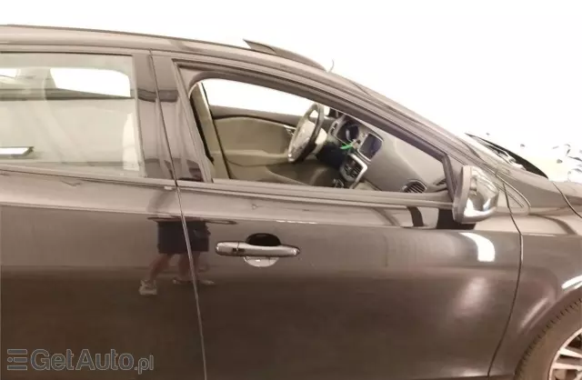 VOLVO V40 2.0 D2 (120 KM)