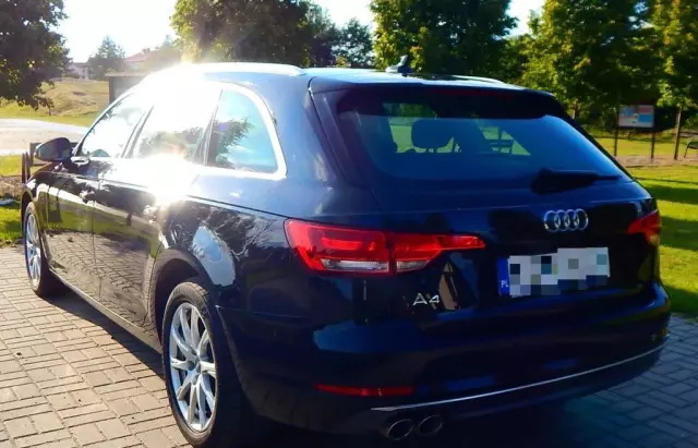 AUDI A4 