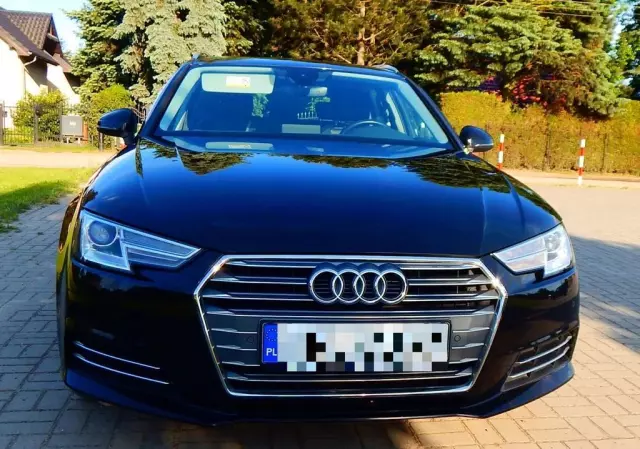 AUDI A4 