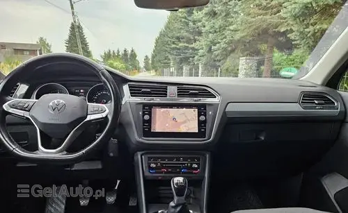 VOLKSWAGEN Tiguan 