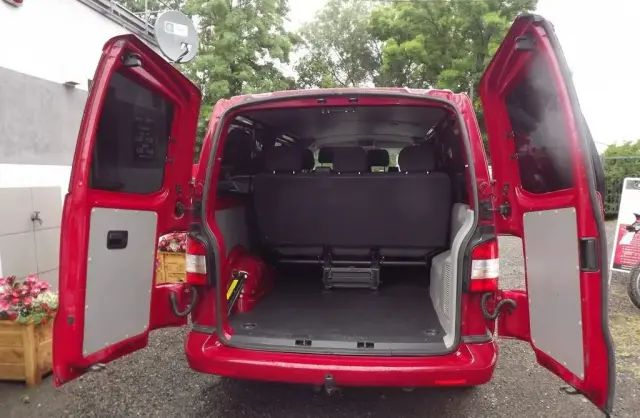 VOLKSWAGEN TRANSPORTER 