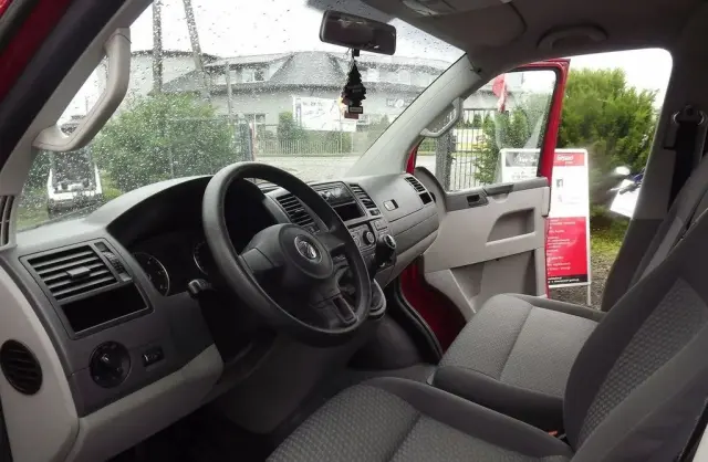 VOLKSWAGEN TRANSPORTER 