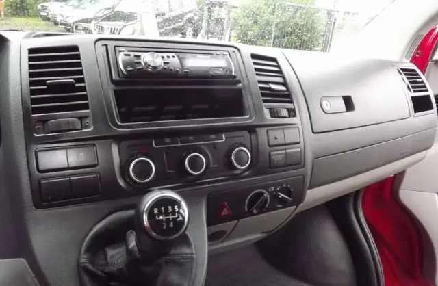 VOLKSWAGEN TRANSPORTER 