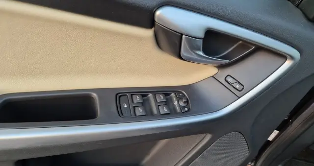 VOLVO XC 60 D4 RDesign