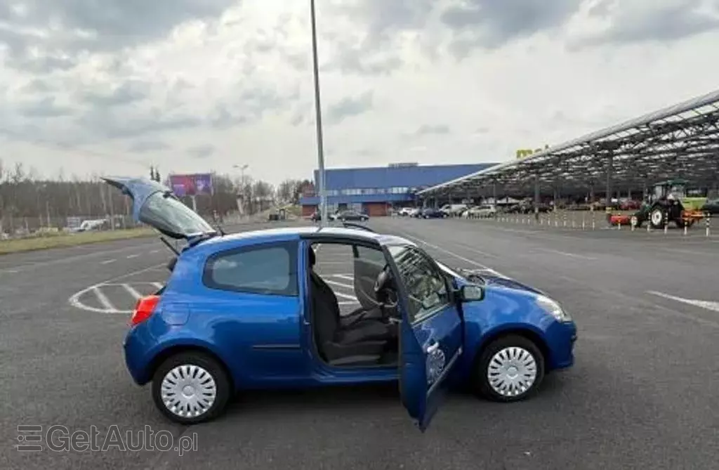 RENAULT Clio 