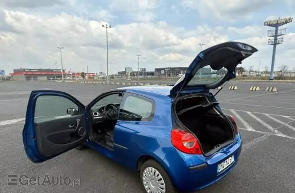 RENAULT Clio 