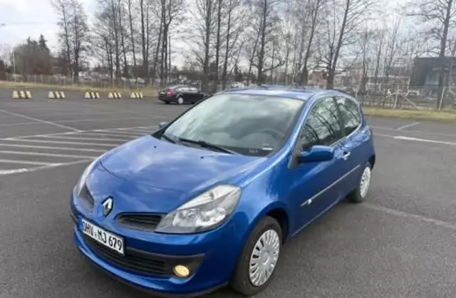 RENAULT Clio 