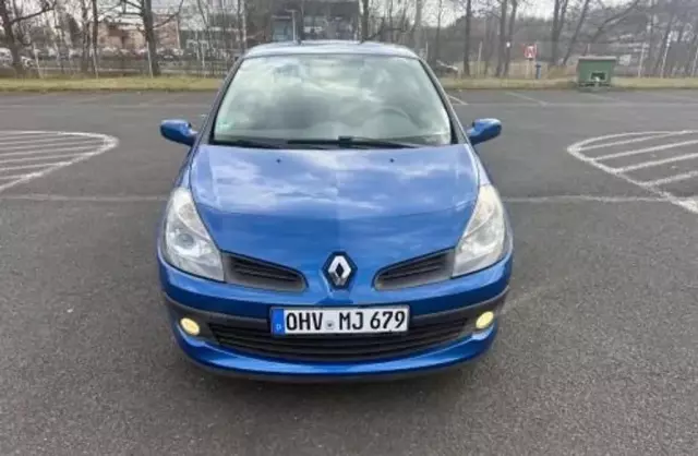RENAULT Clio 