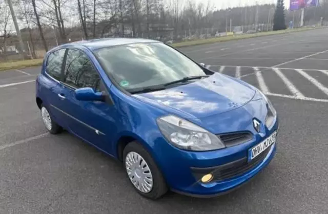RENAULT Clio 