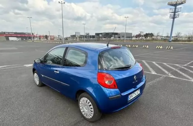 RENAULT Clio 