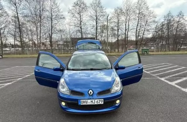 RENAULT Clio 