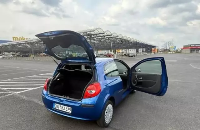 RENAULT Clio 