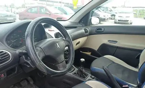 PEUGEOT 206 