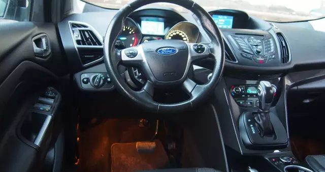 FORD Kuga 2.0 TDCi 4x4 Titanium