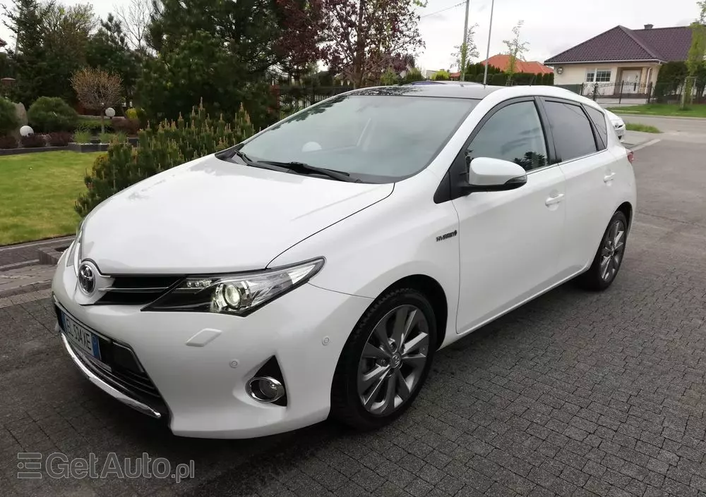 TOYOTA Auris 