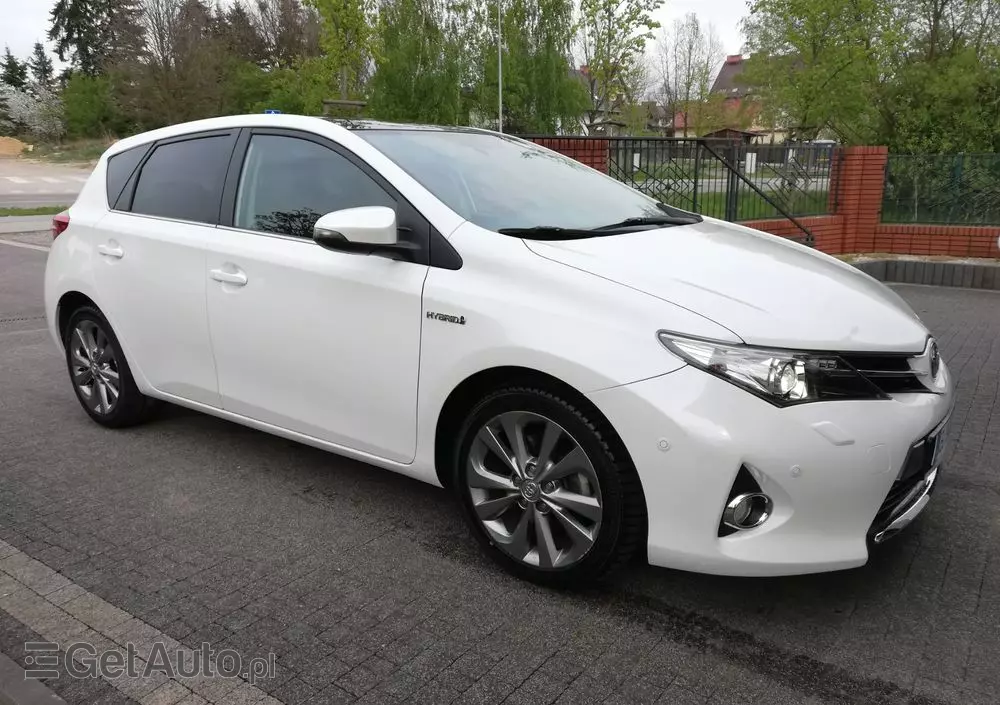 TOYOTA Auris 