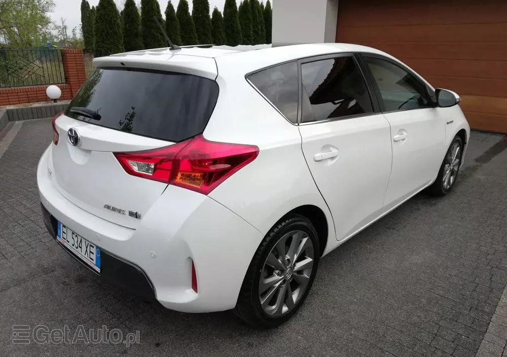 TOYOTA Auris 