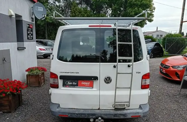 VOLKSWAGEN TRANSPORTER 