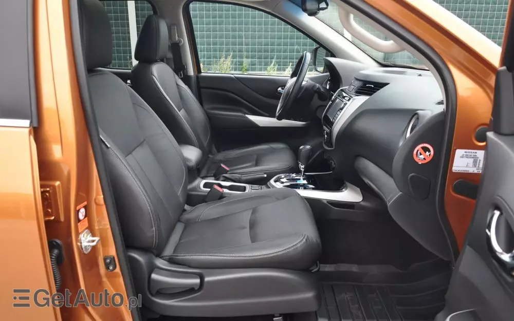 NISSAN Navara 2.5 D Platinum Long