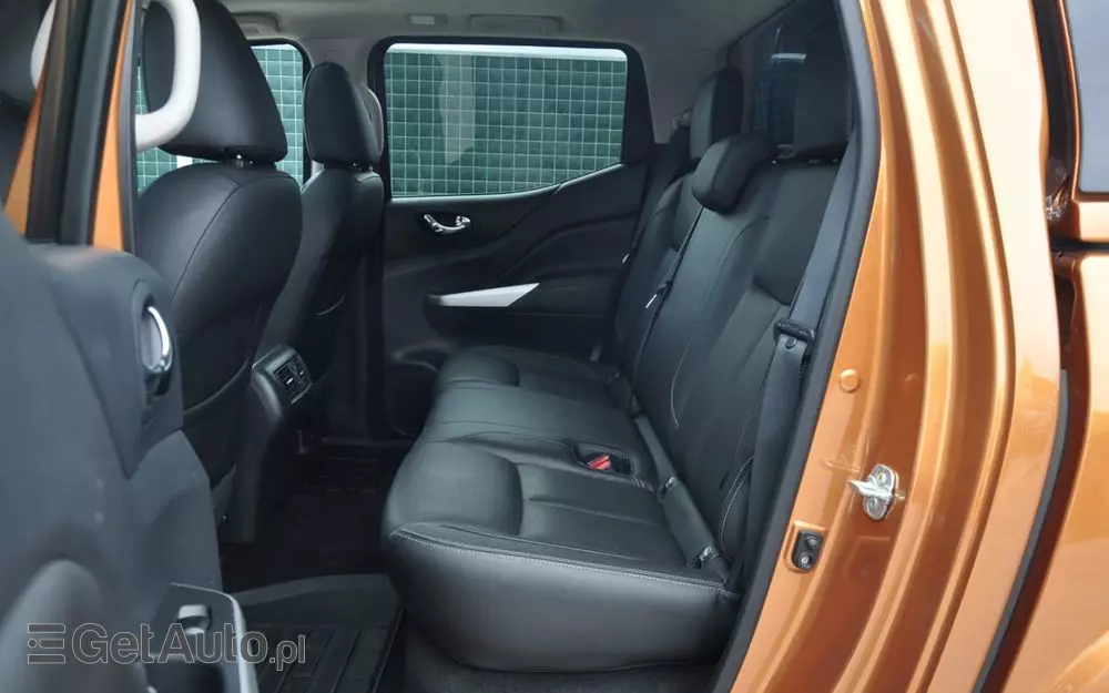 NISSAN Navara 2.5 D Platinum Long