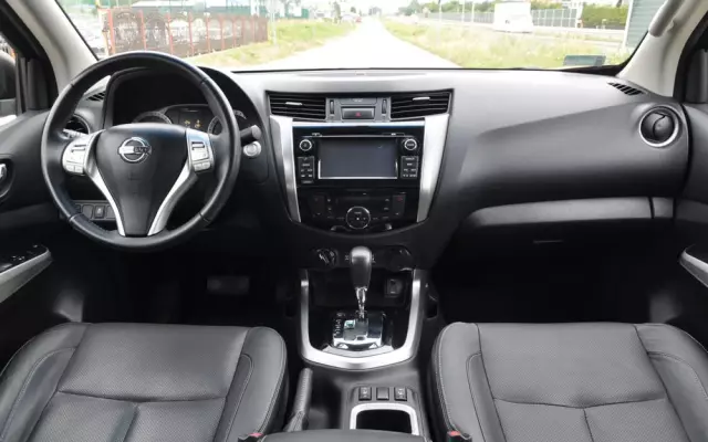 NISSAN Navara 2.5 D Platinum Long