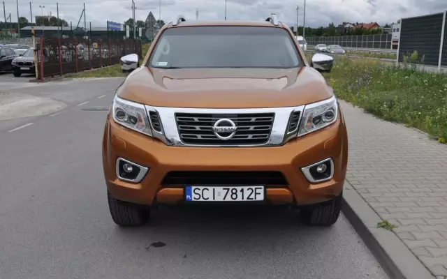 NISSAN Navara 2.5 D Platinum Long