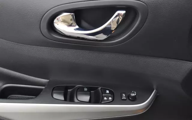 NISSAN Navara 2.5 D Platinum Long