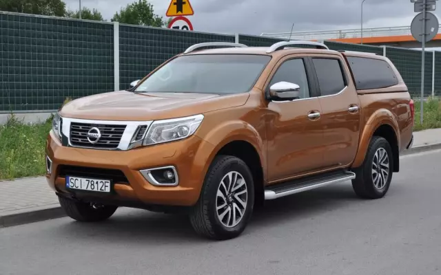 NISSAN Navara 2.5 D Platinum Long