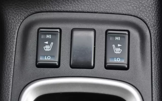 NISSAN Navara 2.5 D Platinum Long