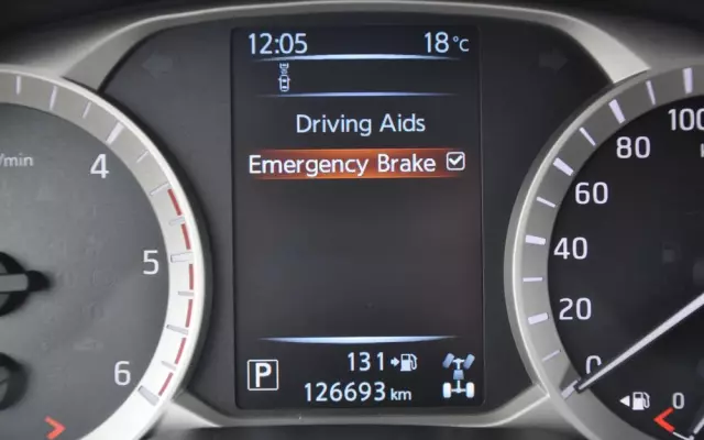 NISSAN Navara 2.5 D Platinum Long