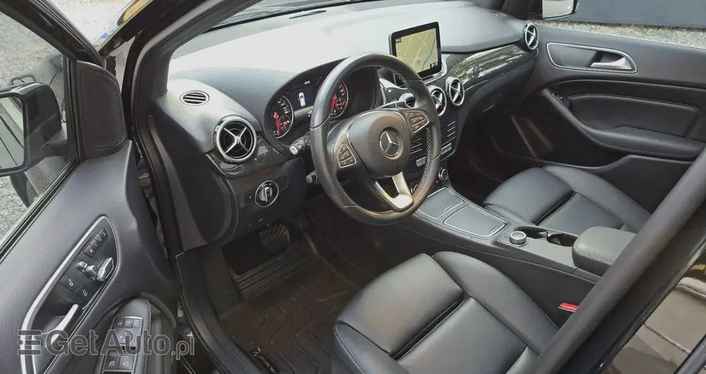 MERCEDES-BENZ Klasa B 250 4-Matic AMG Line