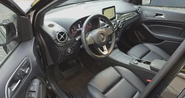 MERCEDES-BENZ Klasa B 250 4-Matic AMG Line