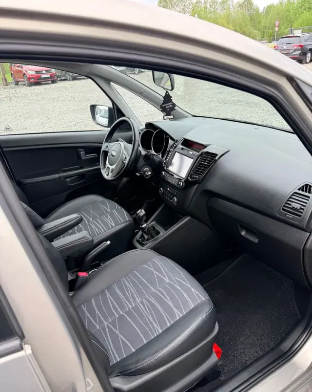 KIA Venga 1.6 CRDi 128 Platinum Edition