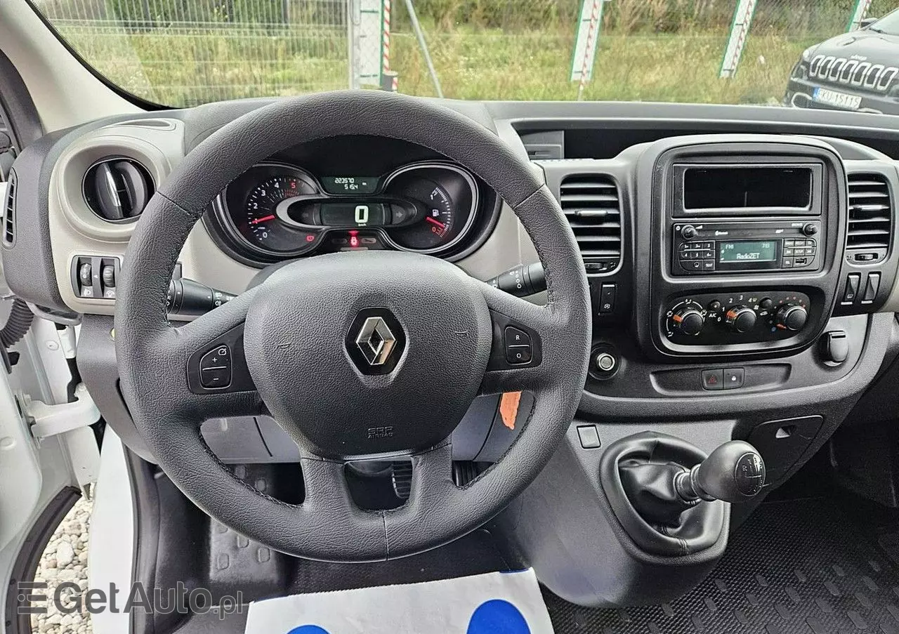 RENAULT Trafic 