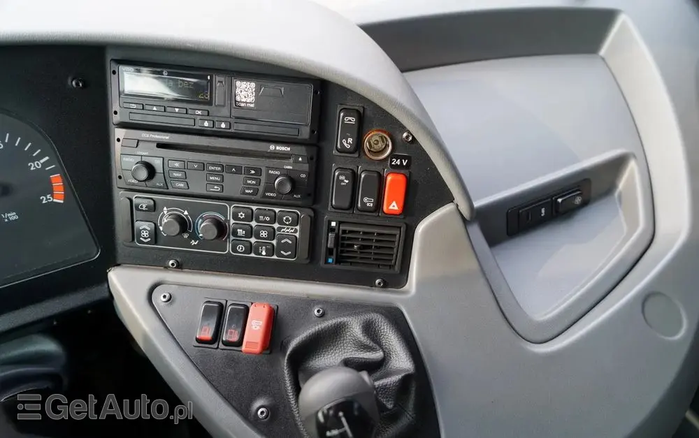 MERCEDES-BENZ TOURISMO RHD-M / EURO 6 / SPROWADZONY / 