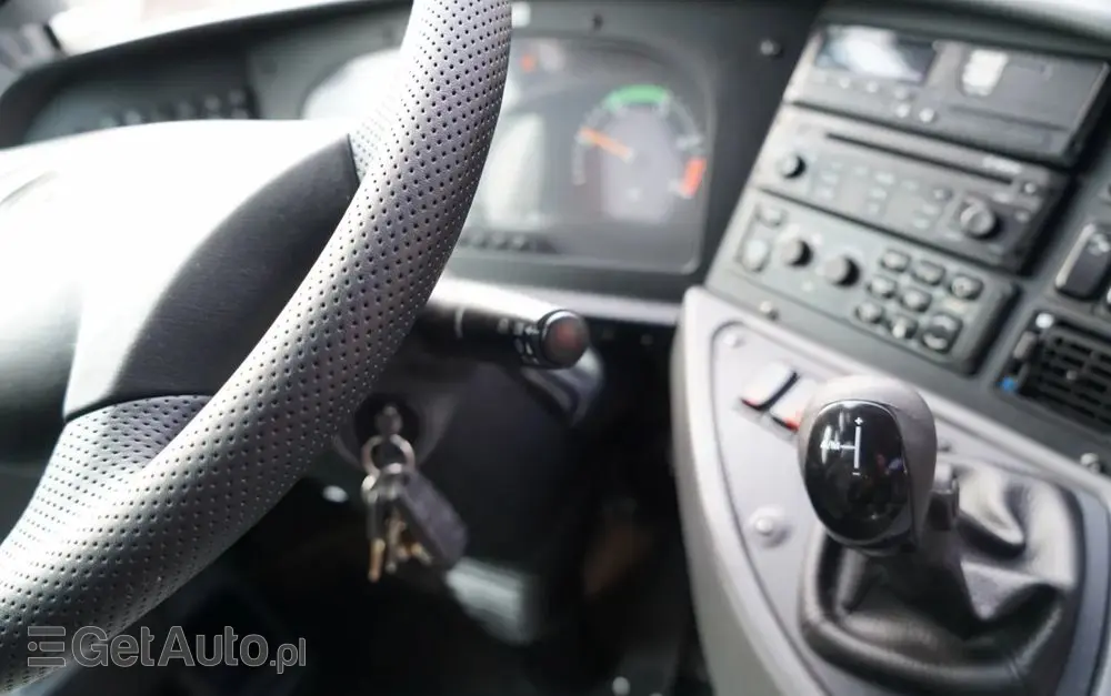 MERCEDES-BENZ TOURISMO RHD-M / EURO 6 / SPROWADZONY / 