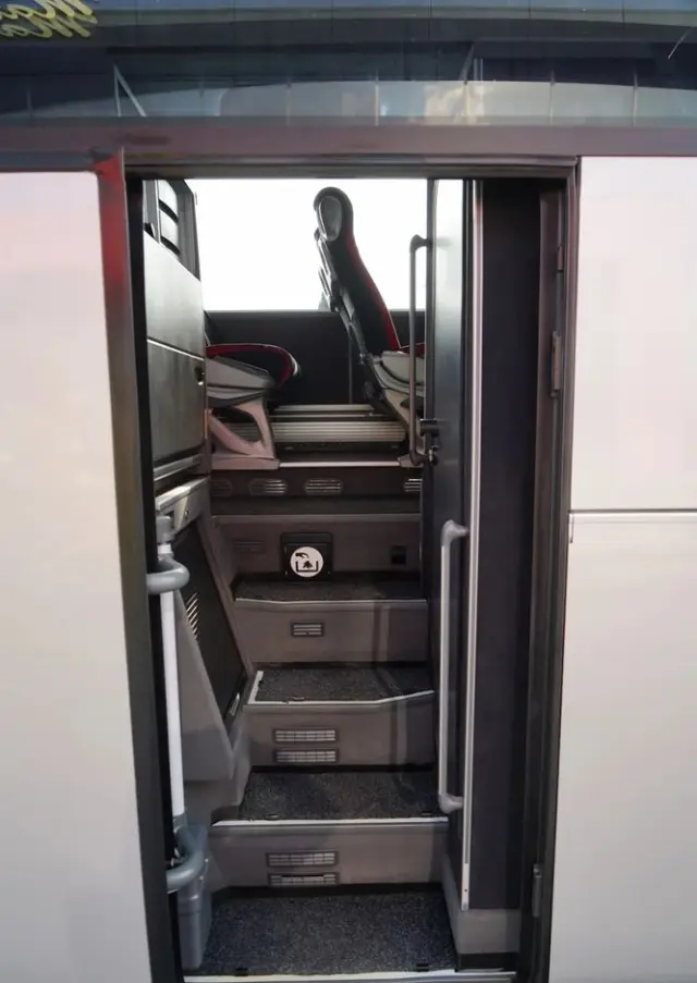 MERCEDES-BENZ TOURISMO RHD-M / EURO 6 / SPROWADZONY / 