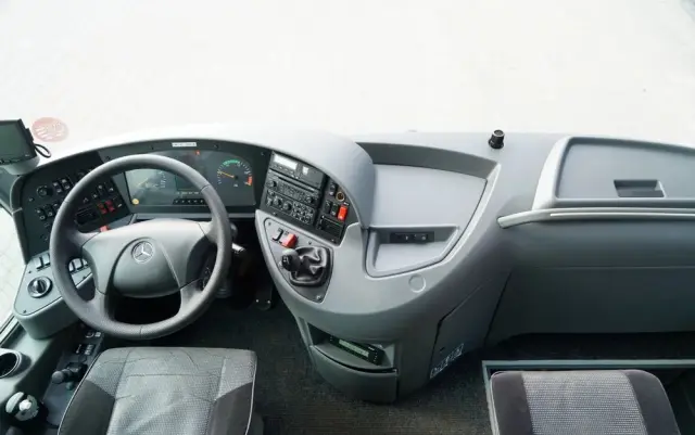 MERCEDES-BENZ TOURISMO RHD-M / EURO 6 / SPROWADZONY / 