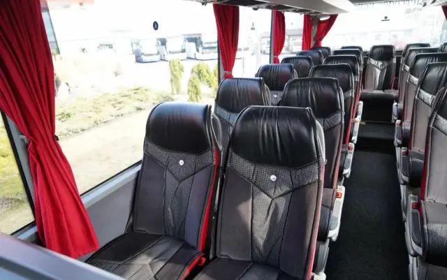 MERCEDES-BENZ TOURISMO RHD-M / EURO 6 / SPROWADZONY / 