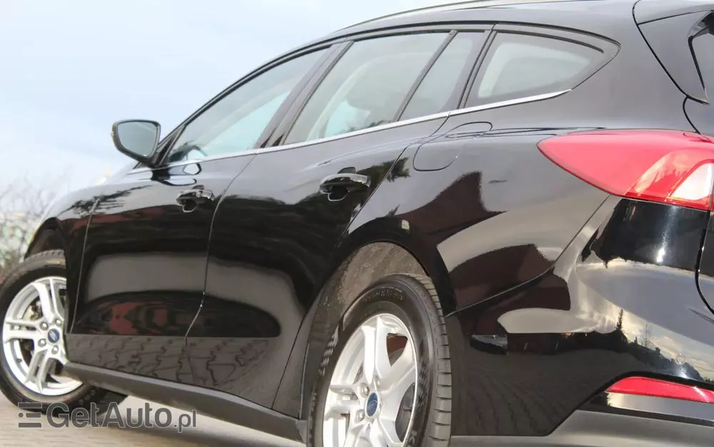 FORD Focus 1.0 EcoBoost Titanium