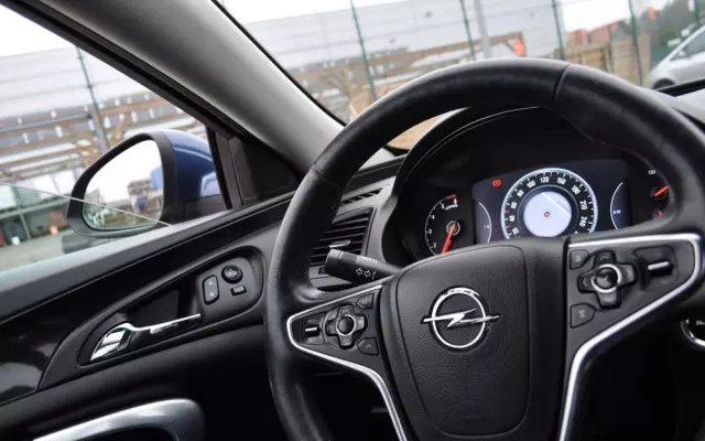 OPEL Insignia 