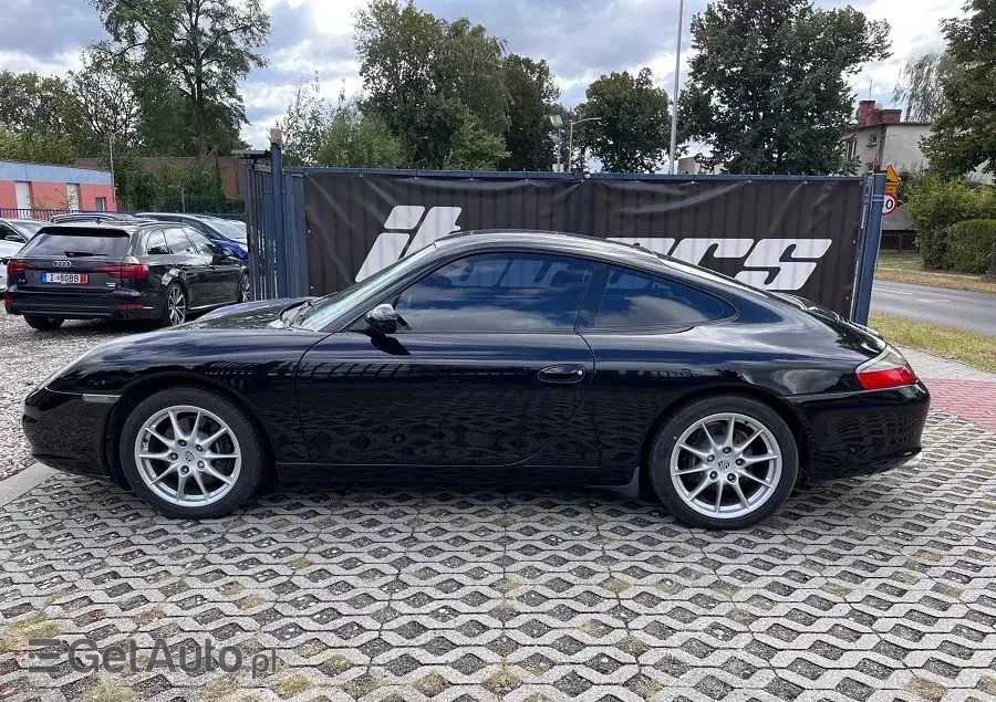 PORSCHE 911 Carrera