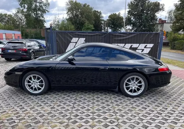 PORSCHE 911 Carrera