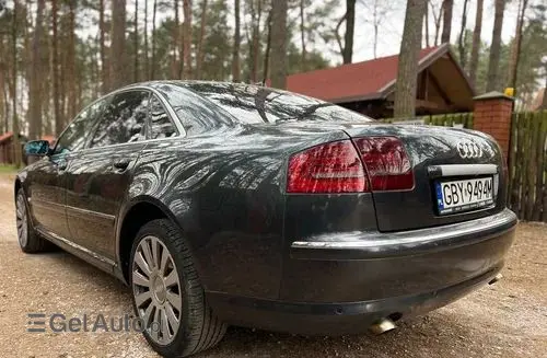 AUDI A8 