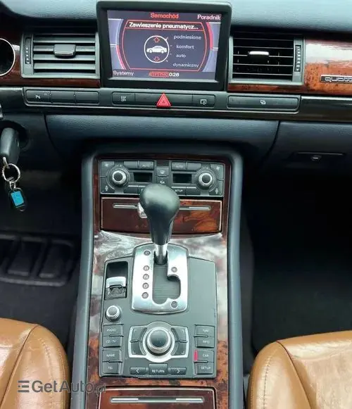 AUDI A8 