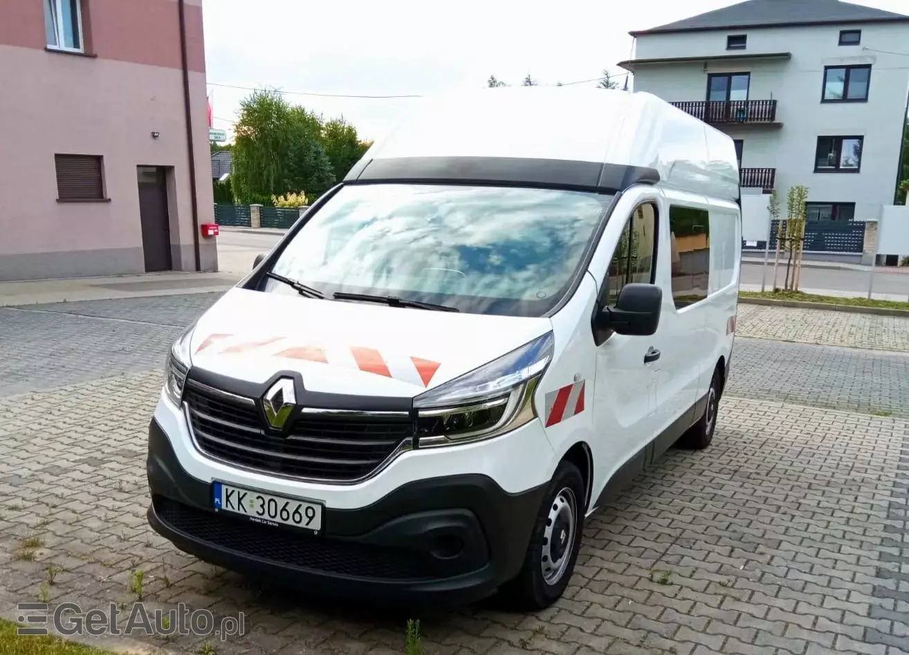 RENAULT Trafic 