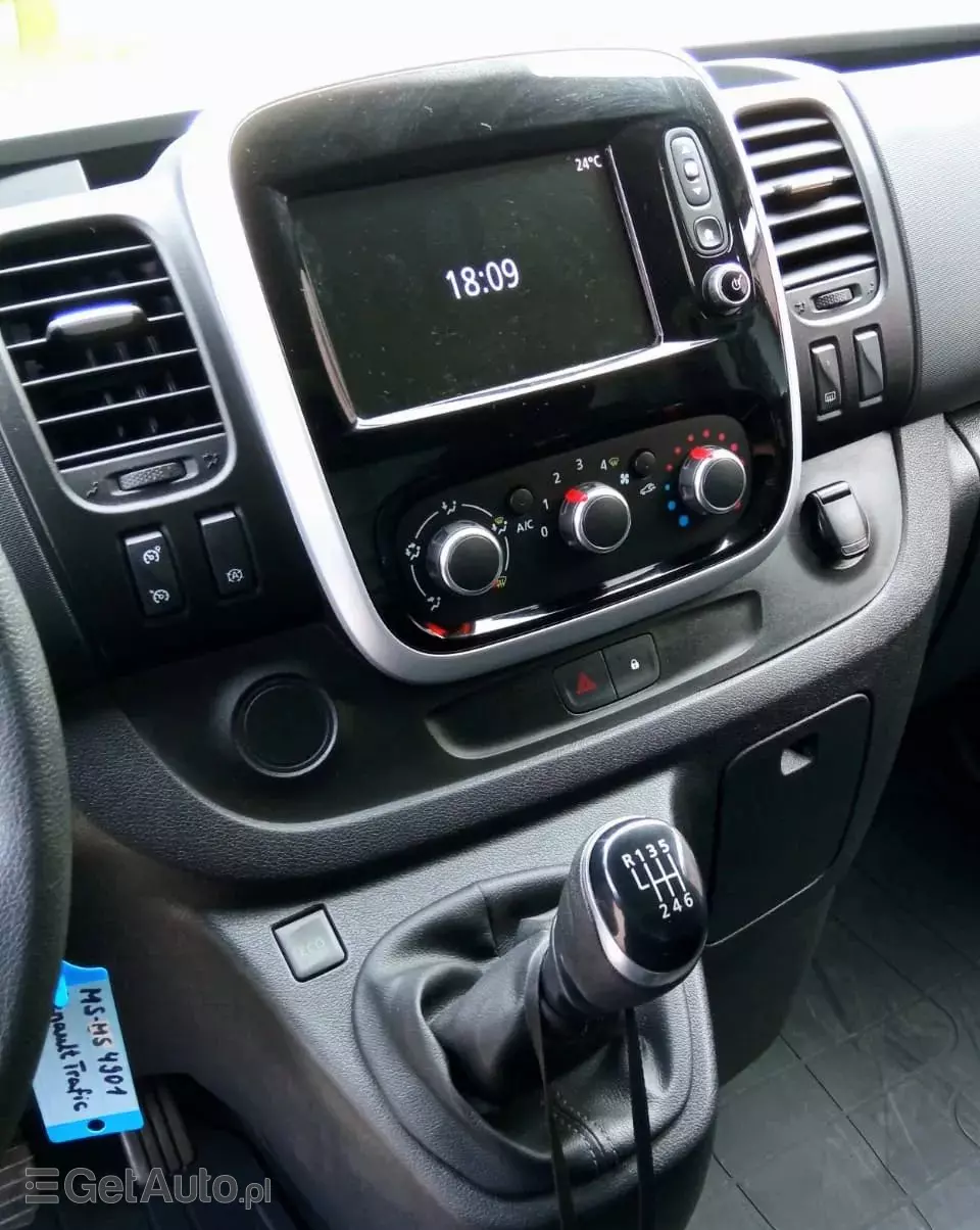 RENAULT Trafic 